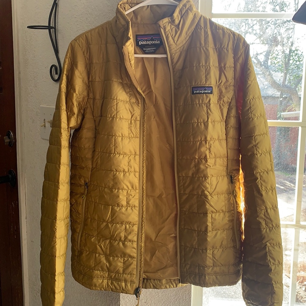 Womens Patagonia nano puff jacket